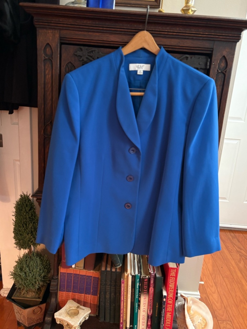 Le Suit: 18, Blue Women's Tailored Button blazer with pencil skirt